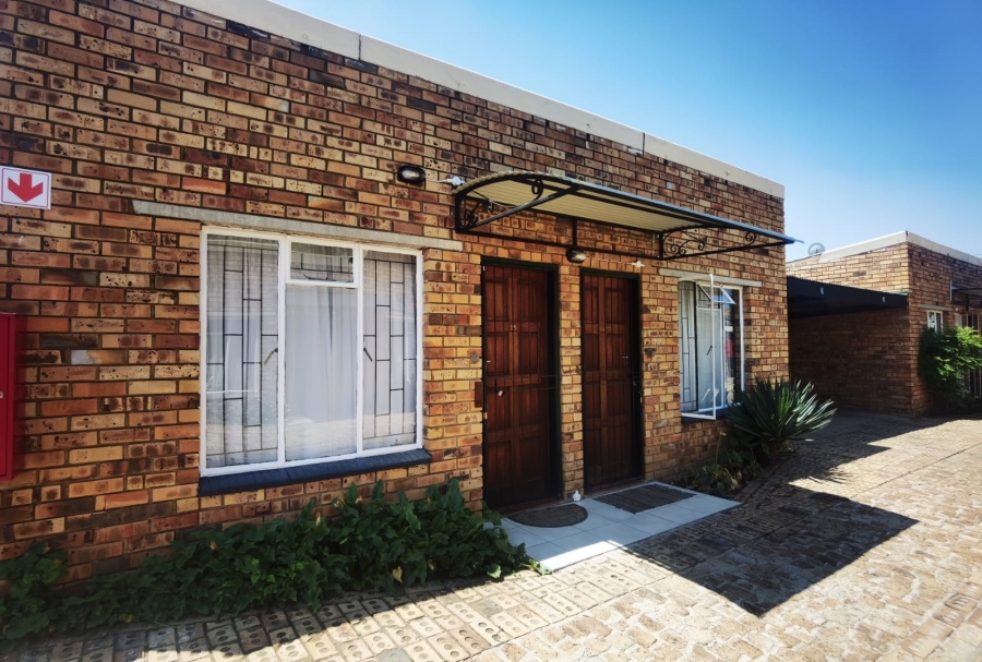 To Let 1 Bedroom Property for Rent in Die Bult North West